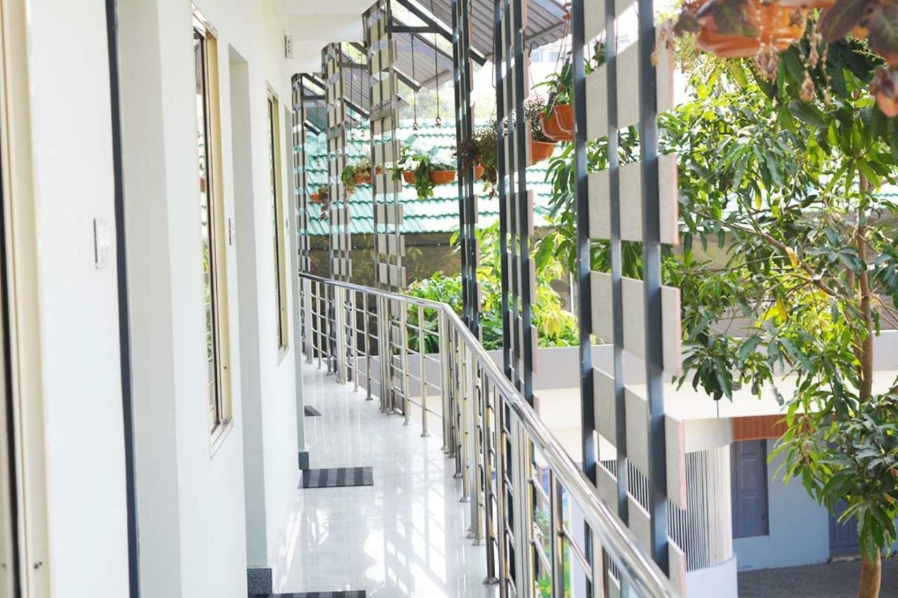 Jippus Galaxy Budget Air Port Hotel Kochi ภายนอก รูปภาพ