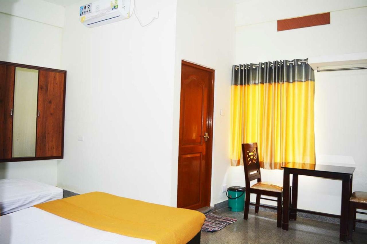Jippus Galaxy Budget Air Port Hotel Kochi ภายนอก รูปภาพ