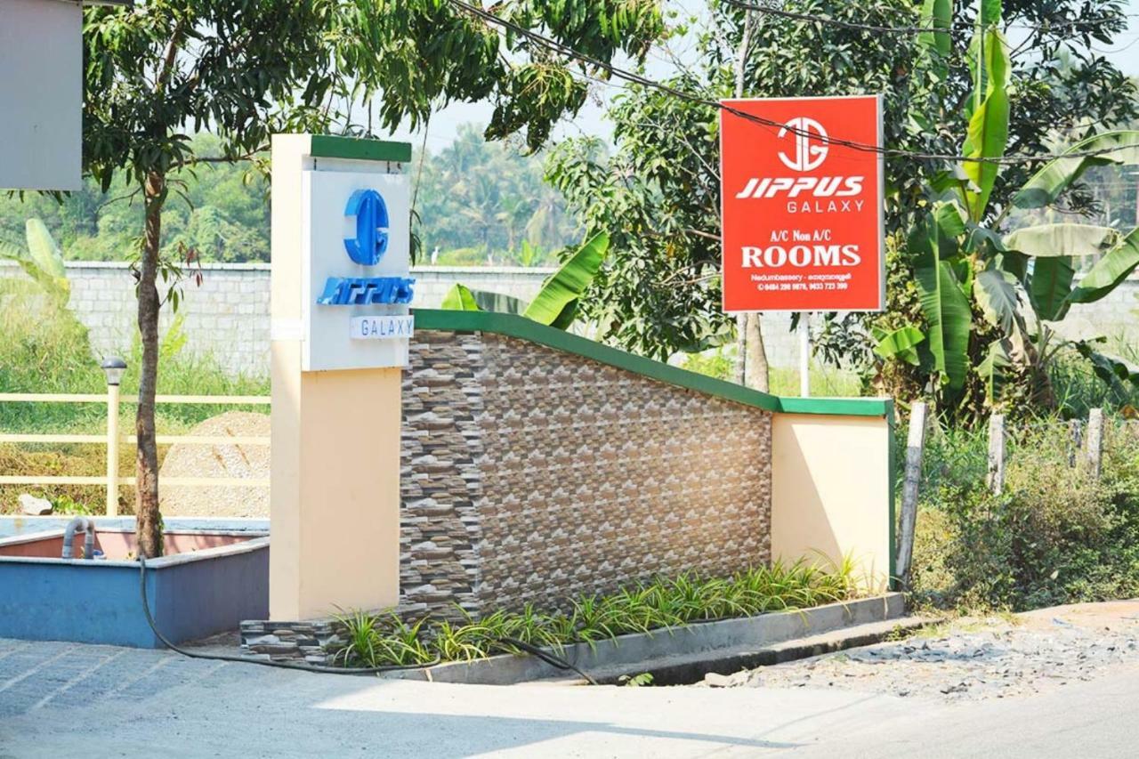Jippus Galaxy Budget Air Port Hotel Kochi ภายนอก รูปภาพ