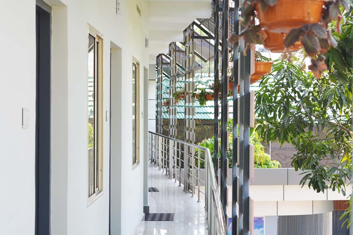 Jippus Galaxy Budget Air Port Hotel Kochi ภายนอก รูปภาพ