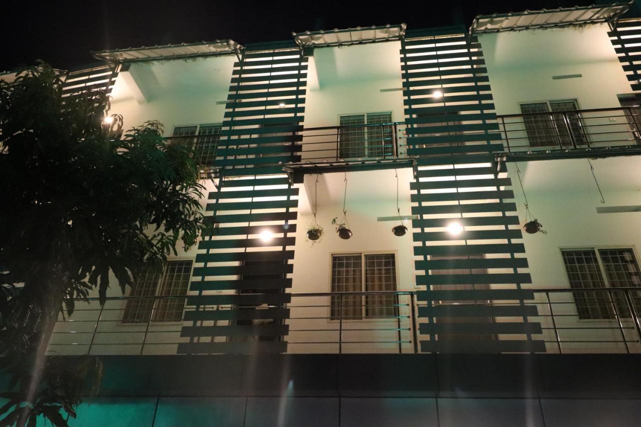 Jippus Galaxy Budget Air Port Hotel Kochi ภายนอก รูปภาพ