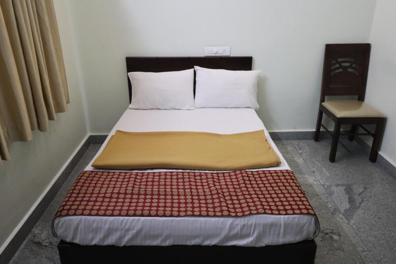 Jippus Galaxy Budget Air Port Hotel Kochi ภายนอก รูปภาพ